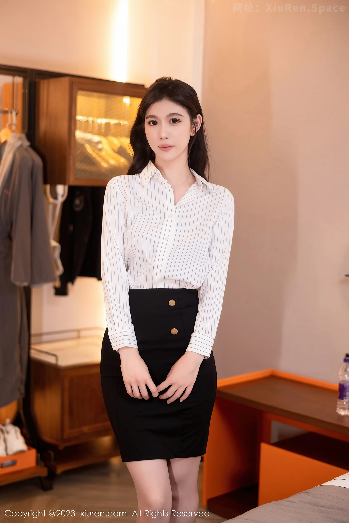 图片[2]-[XiuRen秀人网]VOL.7335 模特李雅柔性感白T配黑短裙露黑色轻透内衣秀高挑身材诱惑写真60P-秀人网官方网站